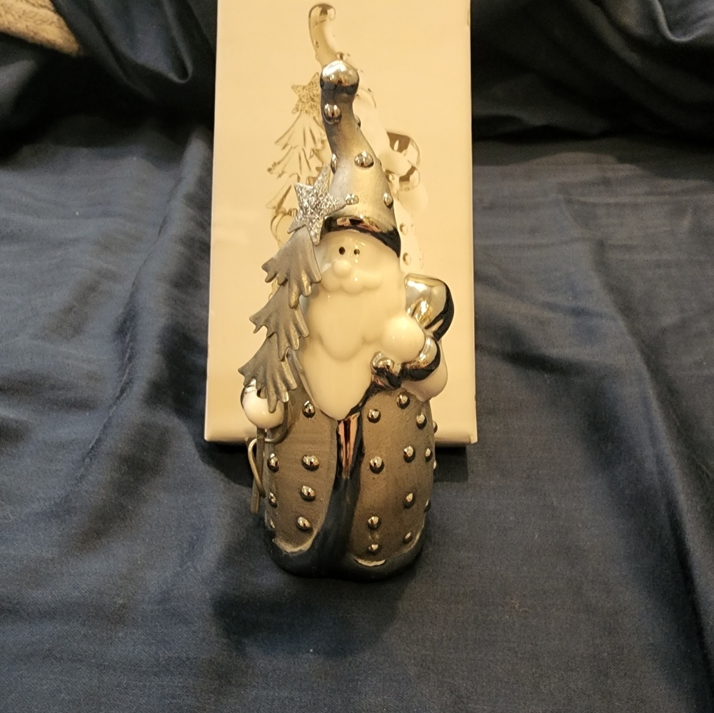 Pier 1 Santa Figure - Picture 4 of 4